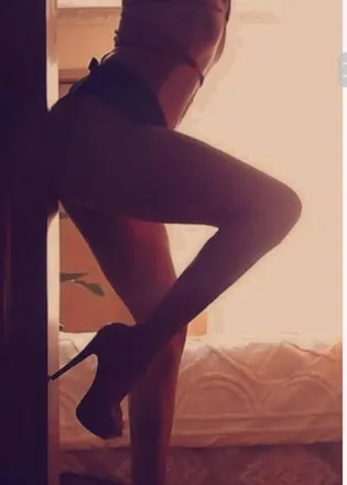 OnlyFans cuenta karly12349 header 2