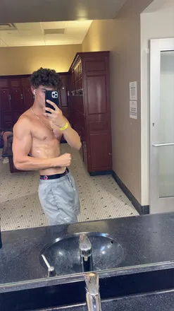 OnlyFans cuenta j2fit header 2