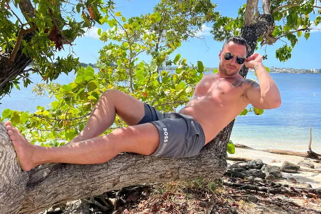 OnlyFans cuenta karlj_stripped header 2