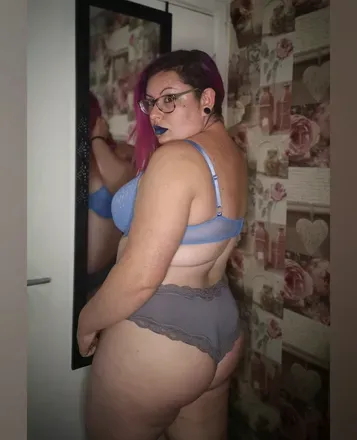 OnlyFans cuenta thecurvyvampire avatar 1