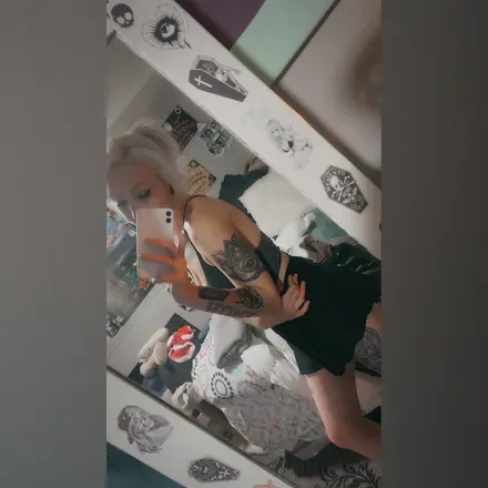 OnlyFans cuenta whitetrashbarbie097 avatar 1