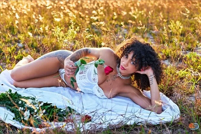 OnlyFans cuenta m1lenacorrea header 2