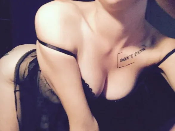 OnlyFans account  raz_matazz avatar 1