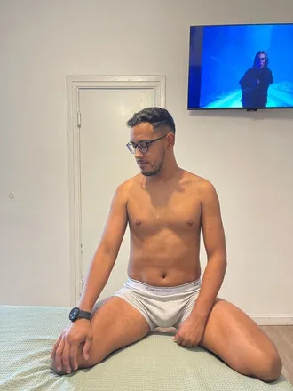 OnlyFans account  piel_moreenaa header 2
