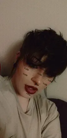 OnlyFans account  beekm2003 avatar 1