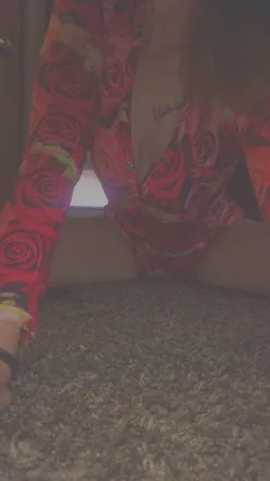 OnlyFans cuenta yourbabykiaha69 header 2