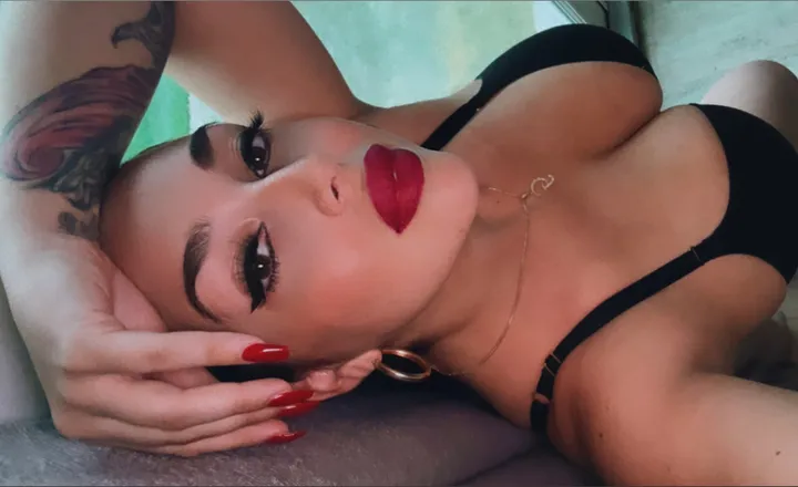 OnlyFans cuenta gia_barbiefeet header 2