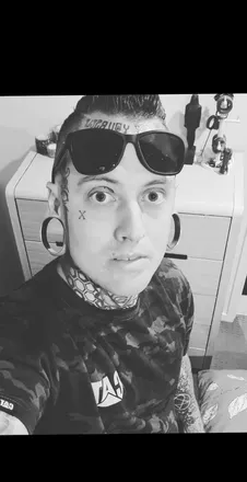 OnlyFans cuenta junkmale header 2