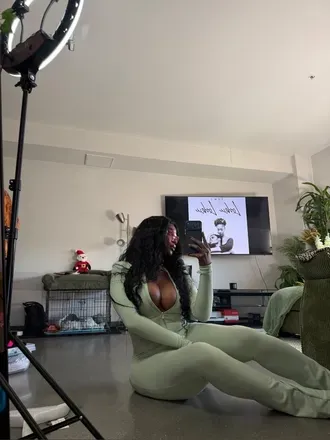 OnlyFans cuenta noemidoll_ avatar 1