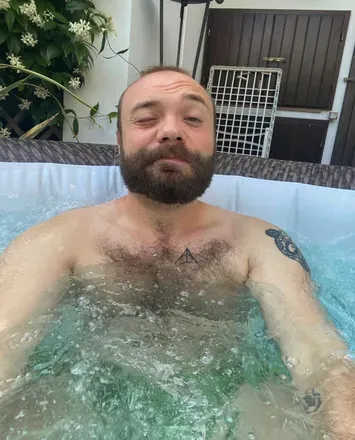 OnlyFans cuenta illogicamente header 2