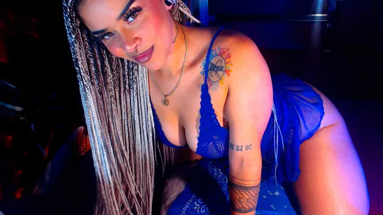 OnlyFans cuenta russel_luna header 2