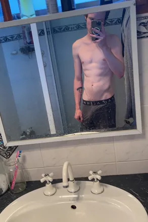 OnlyFans cuenta ay-g33 header 2