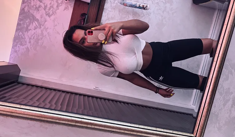 OnlyFans account  damn_babygirlllfree header 2