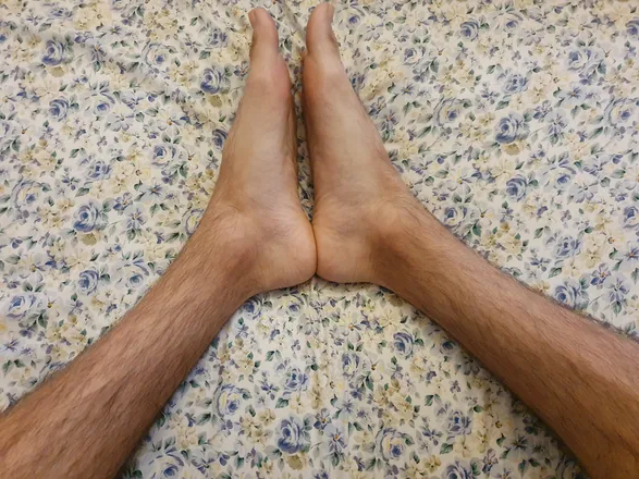OnlyFans cuenta naked2feet header 2