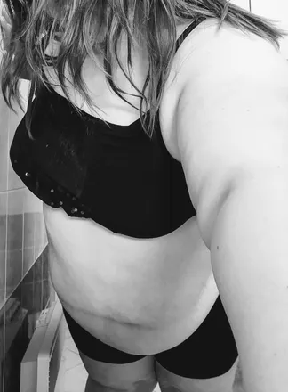 OnlyFans account  leananonymouss93 header 2