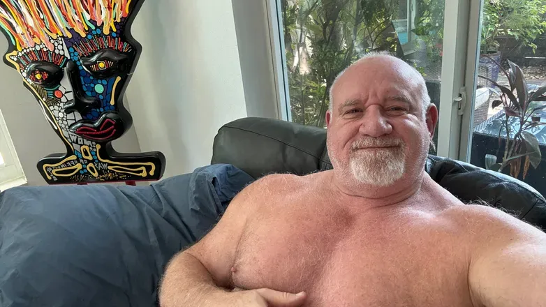 OnlyFans cuenta bigukbear header 2