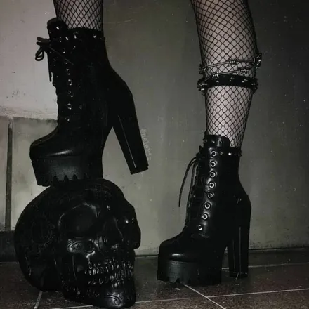 OnlyFans cuenta dollfacefaye header 2