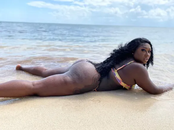 OnlyFans cuenta blackgabbydoll header 2