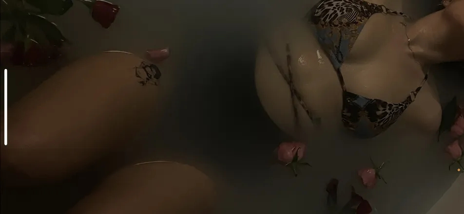 OnlyFans account  urbigtiddygothgirlfriend header 2
