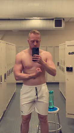 OnlyFans cuenta u27543559 header 2