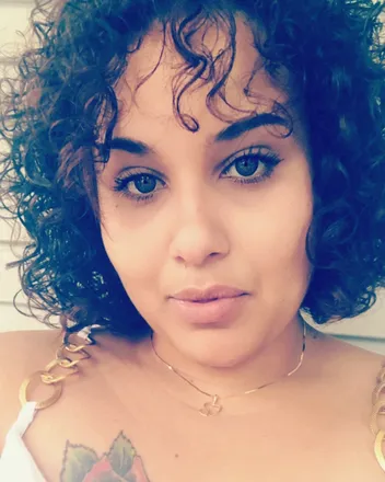 OnlyFans cuenta persian_temptress header 2