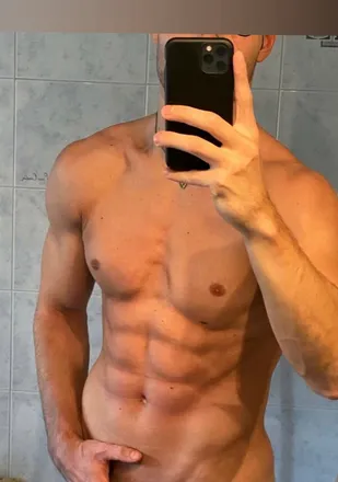 OnlyFans cuenta tommygun182 header 2
