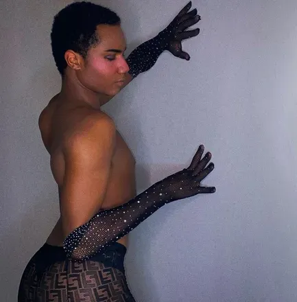 OnlyFans cuenta yourkendoll avatar 1