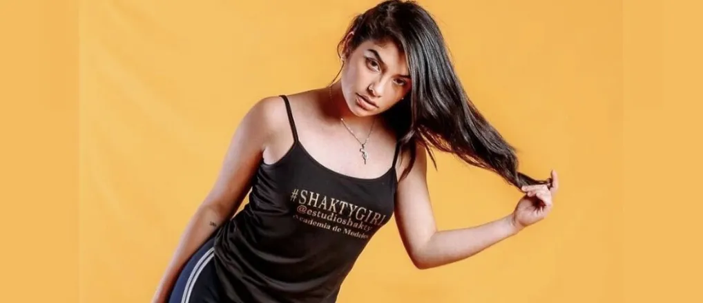 OnlyFans cuenta kristicontreras header 2