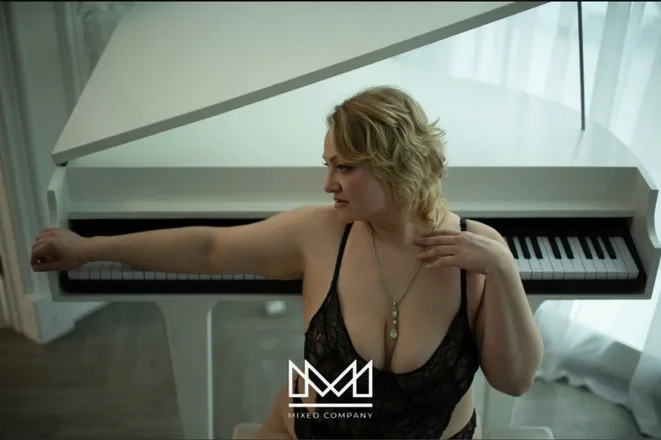 OnlyFans cuenta miss.x.eve header 2