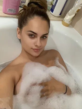 OnlyFans cuenta carlotacarmona12 header 2