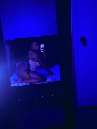 OnlyFans cuenta only1choosysuzy header 2