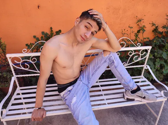 OnlyFans cuenta straightfeethouse avatar 1