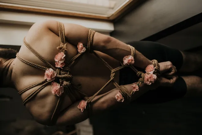 OnlyFans cuenta yellowflowerboudoir header 2