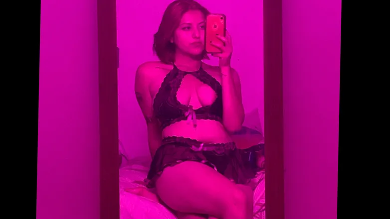 OnlyFans cuenta itsnotyourdaughter header 2