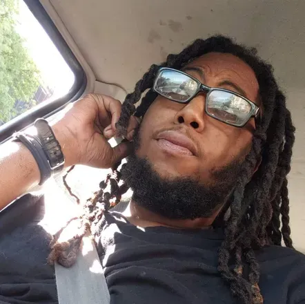 OnlyFans cuenta shelikesmylocs avatar 1