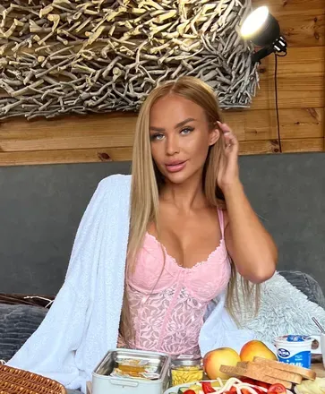 OnlyFans account  xoxodominika avatar 1