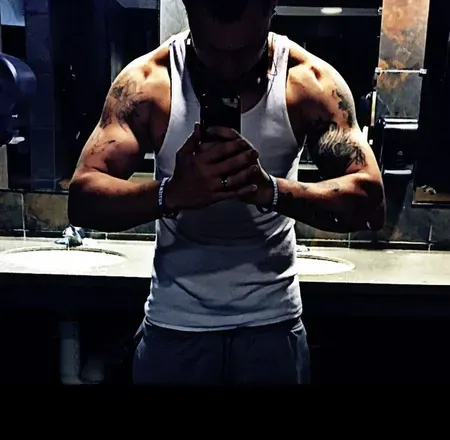 OnlyFans cuenta xxxtremly-con-fident avatar 1