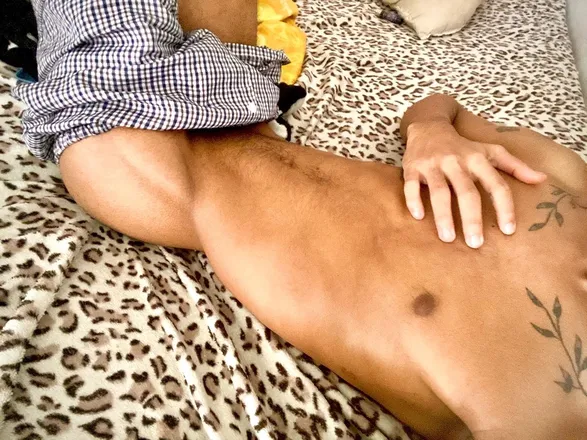 OnlyFans cuenta iamcarl.08 header 2