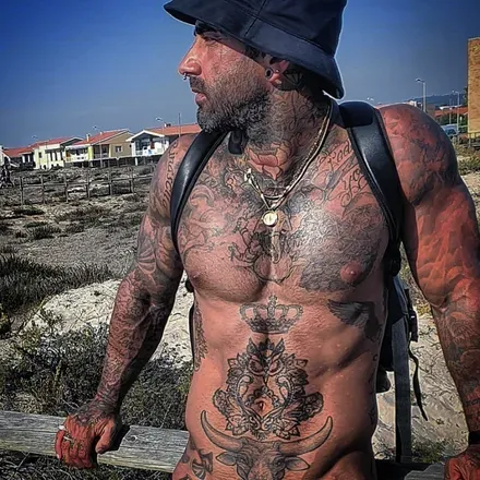 OnlyFans cuenta lunareyes1 header 2
