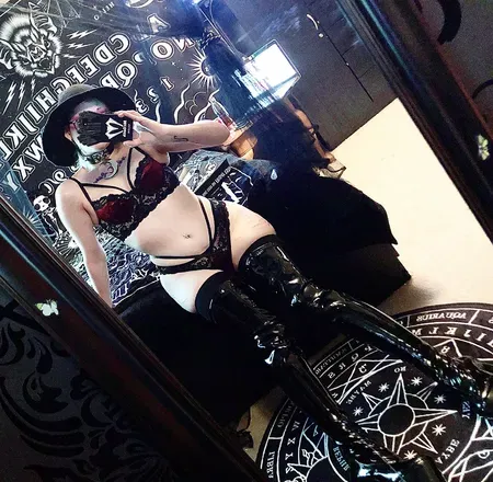 OnlyFans cuenta rubyskyes header 2