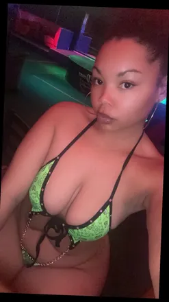 OnlyFans cuenta naughtyish_red header 2