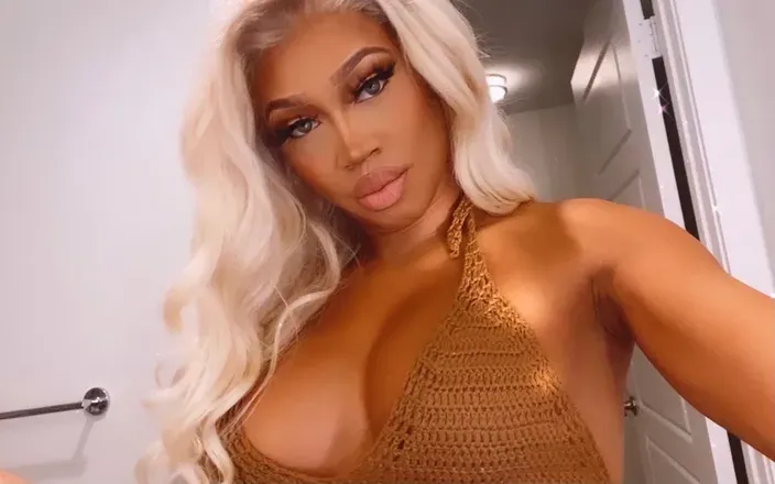 OnlyFans account  kiarasocialite avatar 1