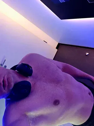 OnlyFans account  raphaeloliver97 avatar 1