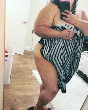 OnlyFans cuenta curvyqueenbee avatar 1