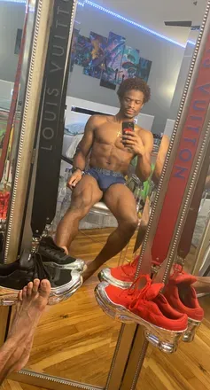 OnlyFans account  justmakingendsmeet avatar 1