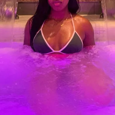OnlyFans cuenta brattytauruss header 2