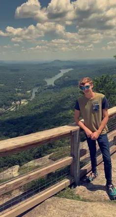OnlyFans cuenta cameronmooreofficial header 2