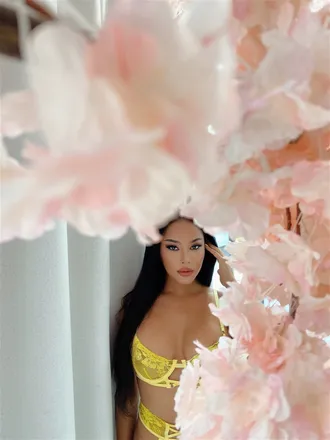 OnlyFans account  luojin header 2