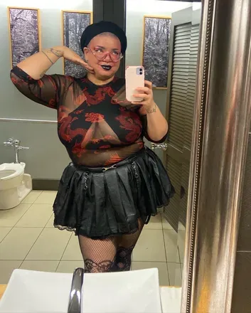 OnlyFans account  moodymari1 avatar 1