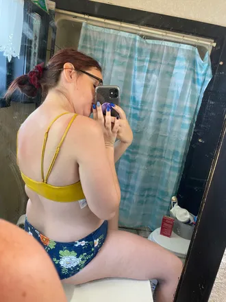 OnlyFans account  anxietymom header 2